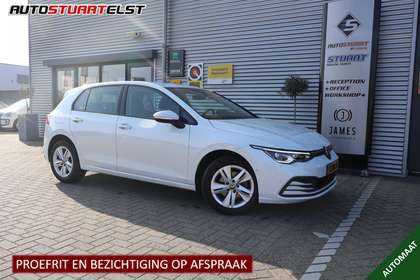 Volkswagen Golf 1.0 eTSI Business Alcatara | Camera | Carplay | St