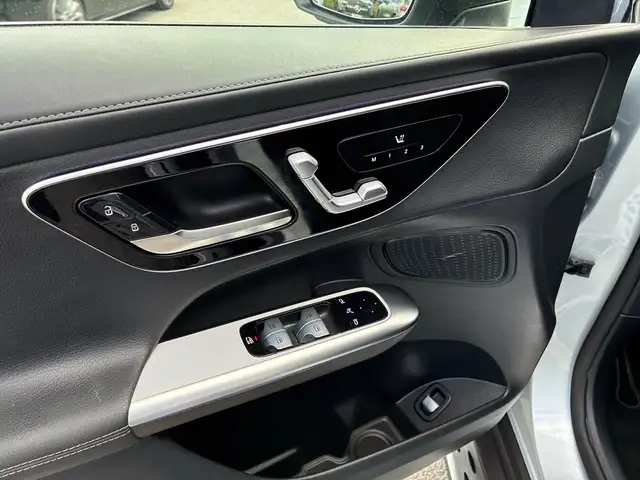 Mercedes-Benz GLC 300 de 4MATIC mit EQ Hybrid Technologie Österreich-Edi Ansicht 12