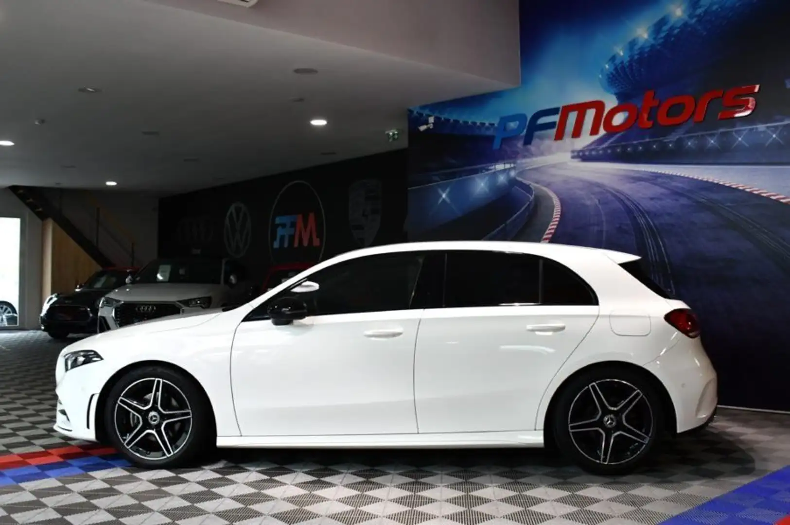 Mercedes-Benz A 200 200 AMG Line 2.0 150 BVA GPS Pro M-BUX Caméra Car  Blanc - 2