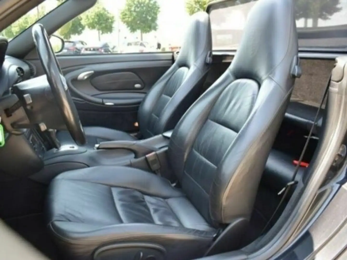 Porsche 996 911 Carrera Cabrio - 2