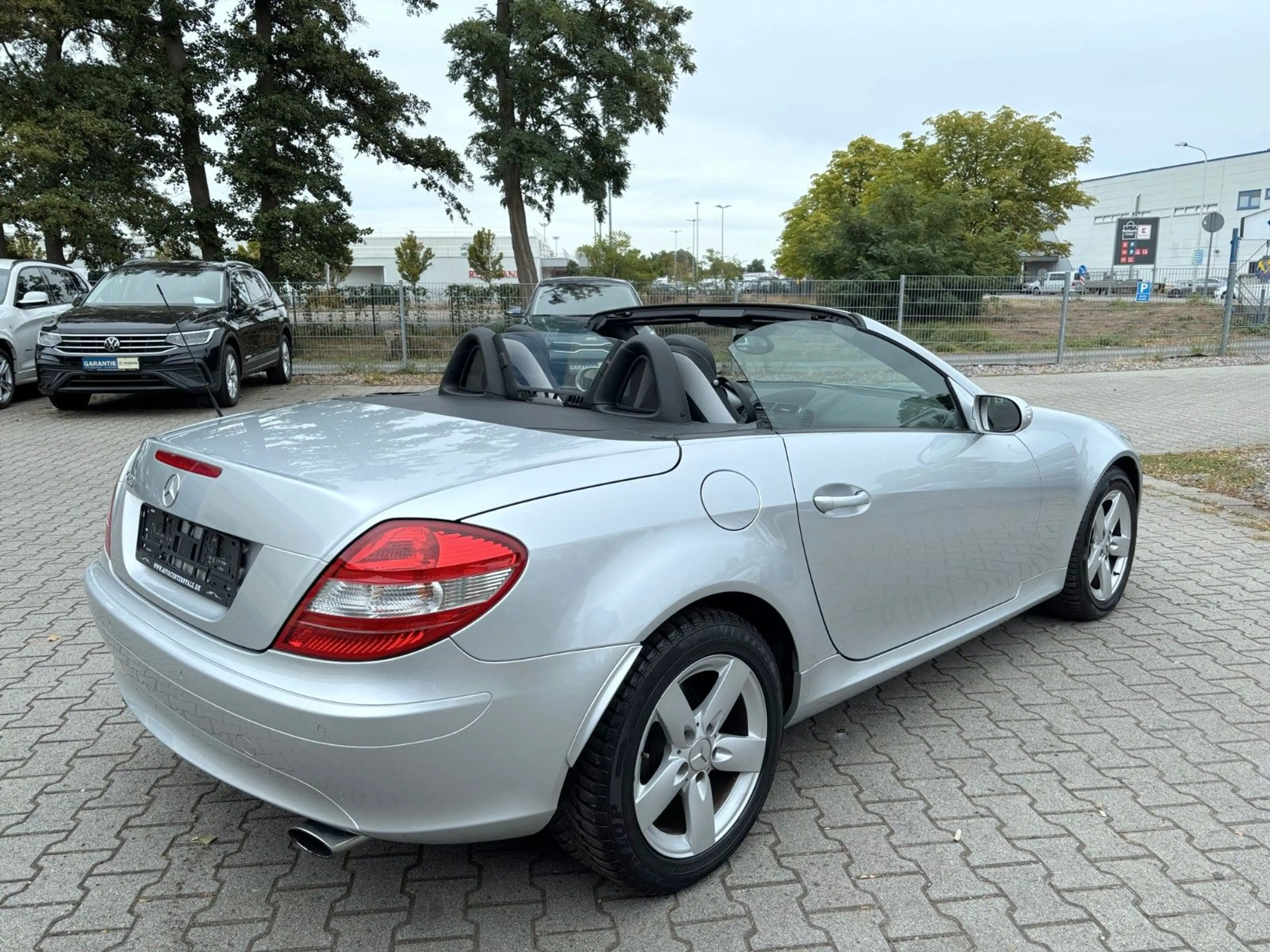 Mercedes-Benz SLK 280 Auto Leder Temp. PDC Airscarf S-Heft — photo 10