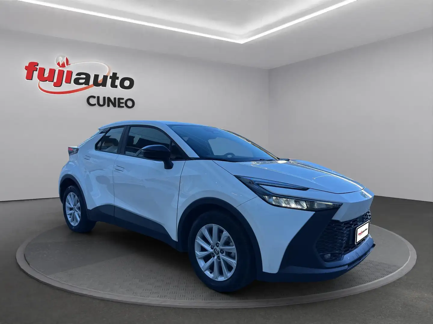 Toyota C-HR C-HR 1.8 hev Active fwd e-cvt Bianco - 2