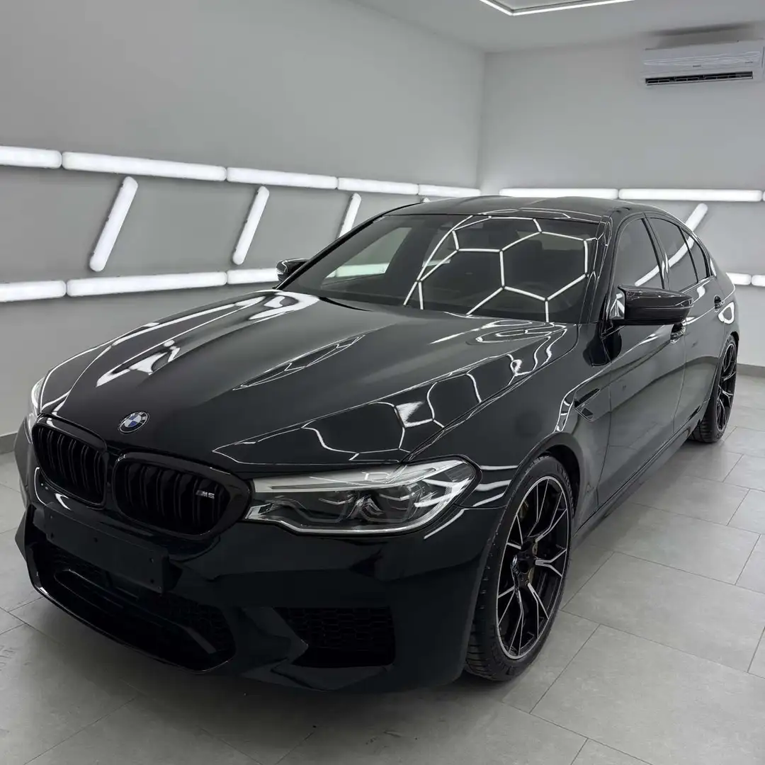BMW M5 Competition Schwarz - 2