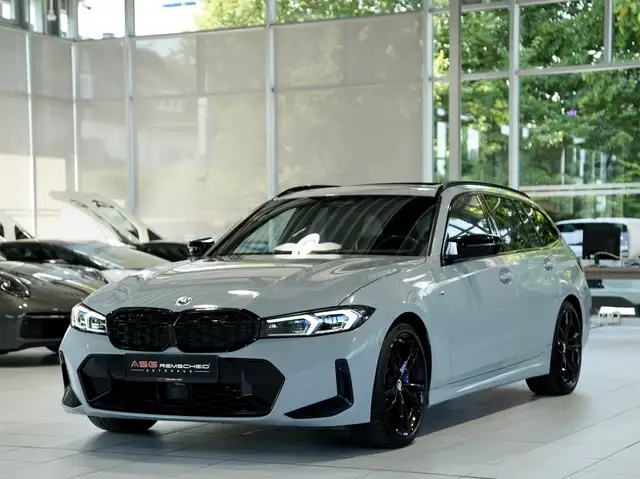 BMW 3 Series view 5