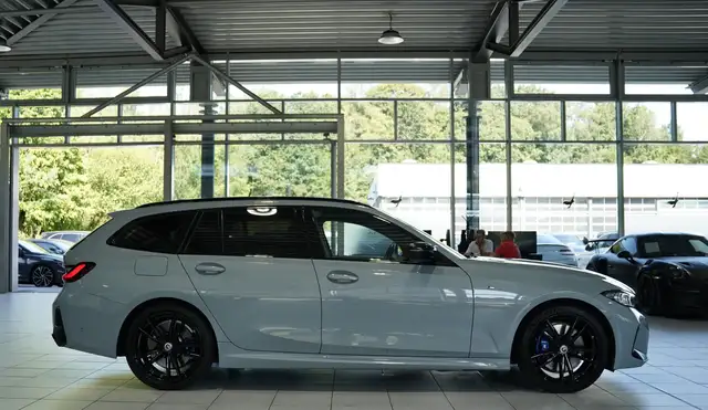 BMW 3 Series view 7