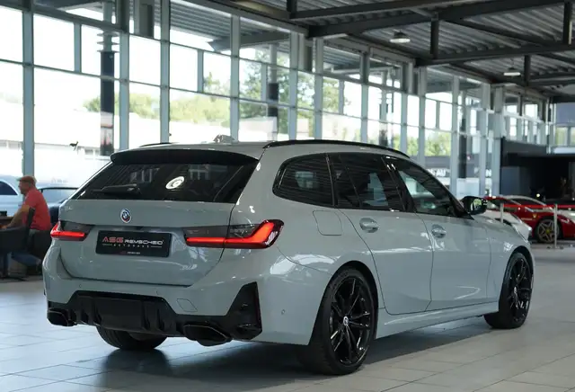BMW 3 Series view 8