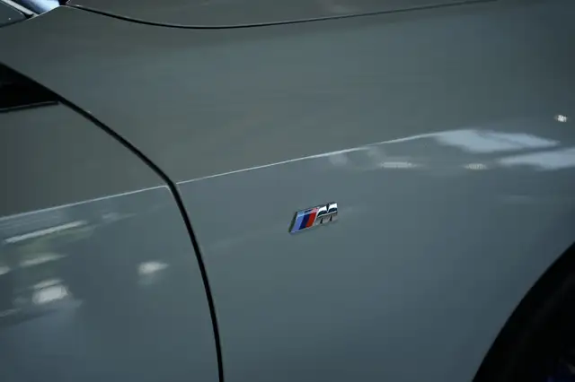 BMW 3 Series view 11