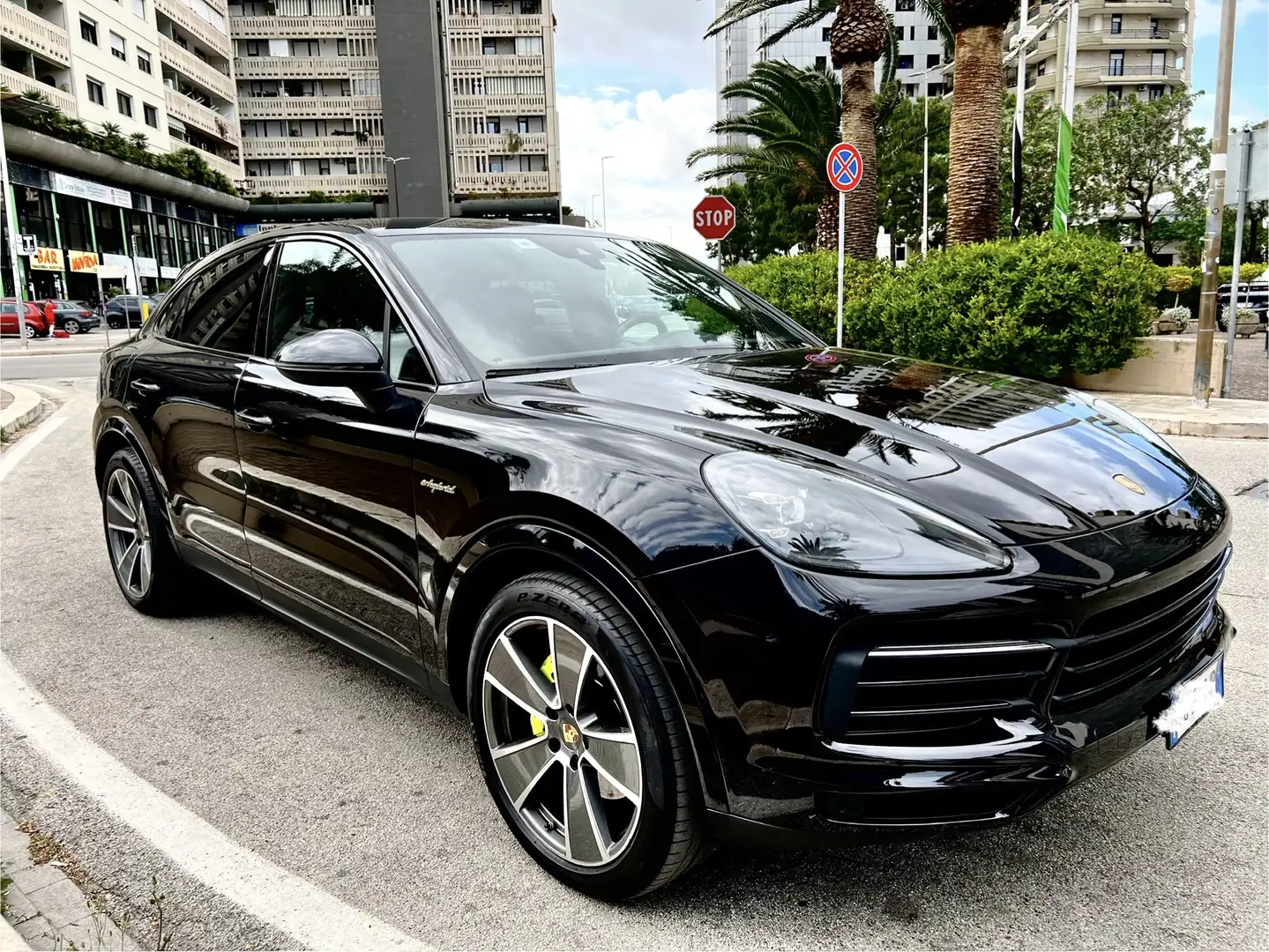 Porsche Cayenne Coupe 3.0V6 e-hybrid Porsche Approved inclusa Nero - 2