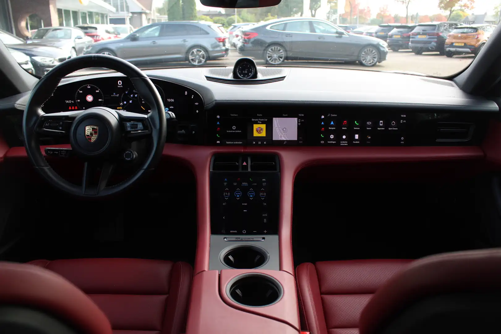 Porsche Taycan Cross Turismo 4 93 kWh / Panoramadak / 360Camera / Brun - 2