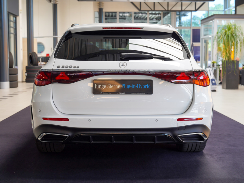 Mercedes-Benz E 300 E 300 de T AMG Line Night Superscreen AIRMATIC — photo 4