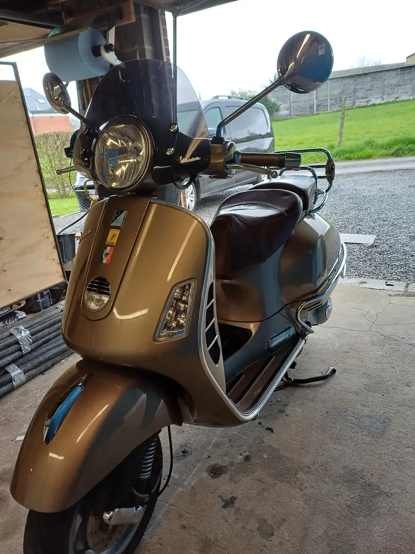 Vespa GTS 250ie bež - 1