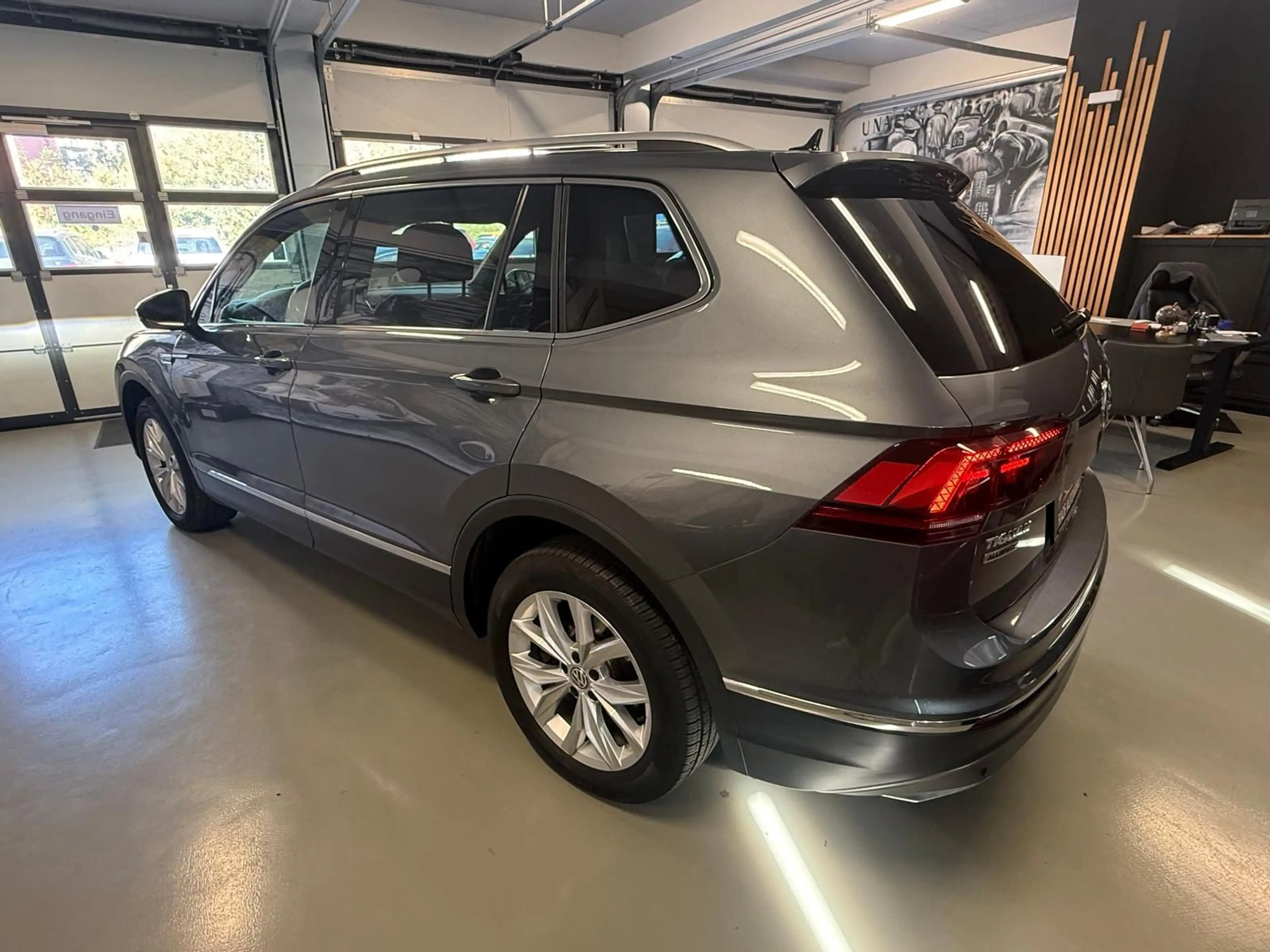 Volkswagen Tiguan Allspace 2.0 TDI Highline 4Motion 7SITZER — photo 8