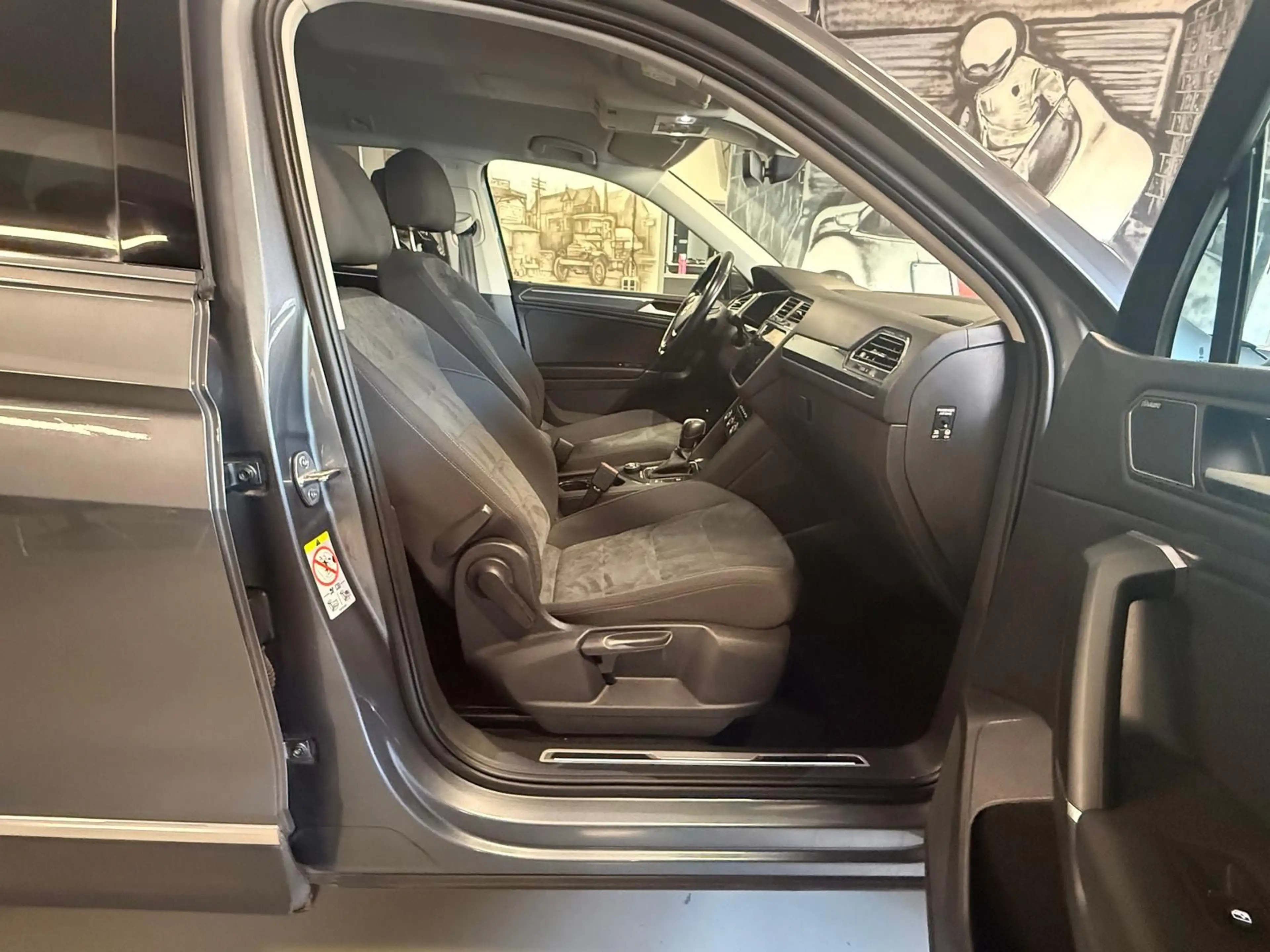 Volkswagen Tiguan Allspace 2.0 TDI Highline 4Motion 7SITZER — photo 15