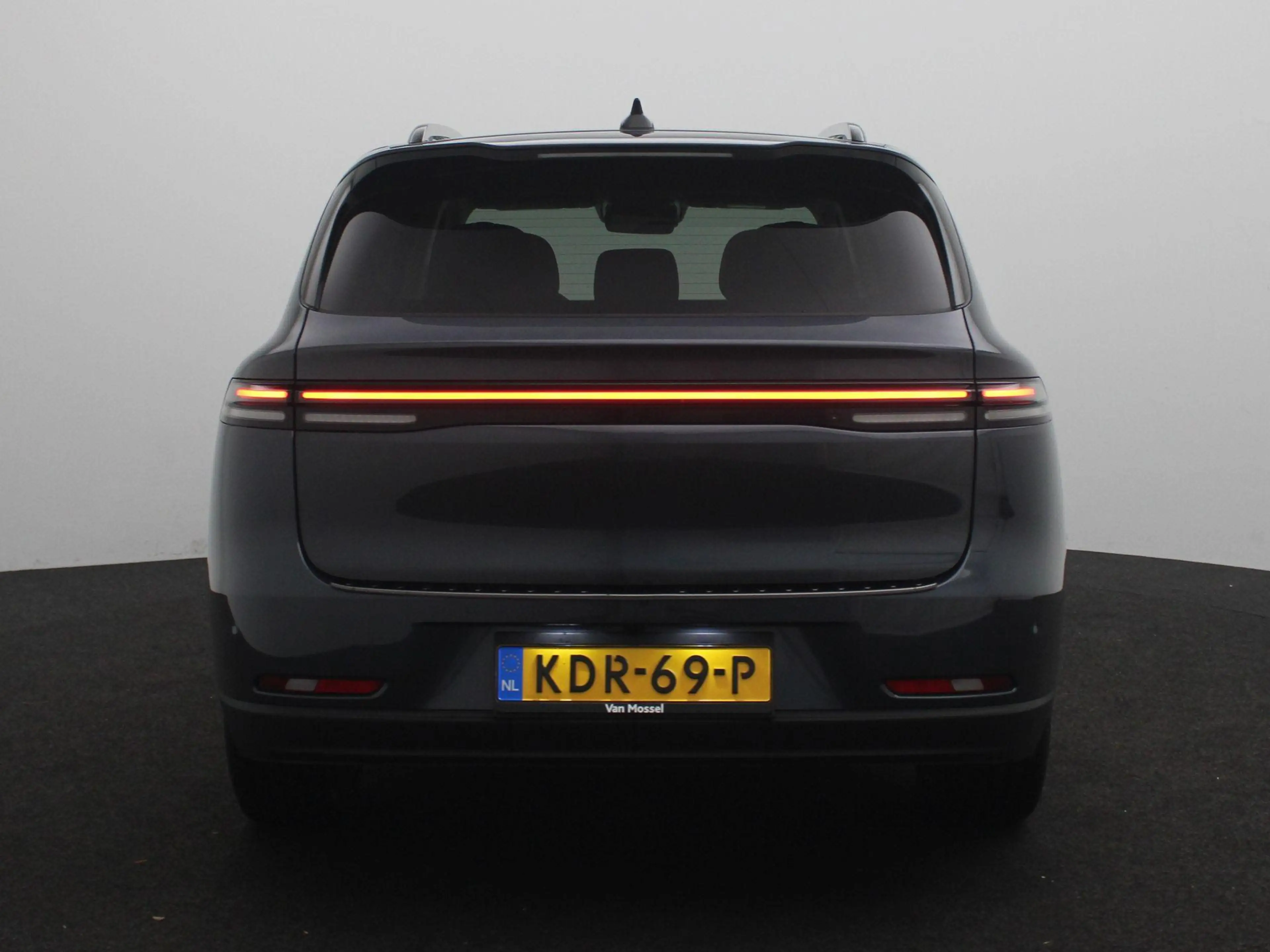 Leapmotor C10 Design REEV 28.4 kWh || LAGE KM STAND || DIRECT RI — photo 5