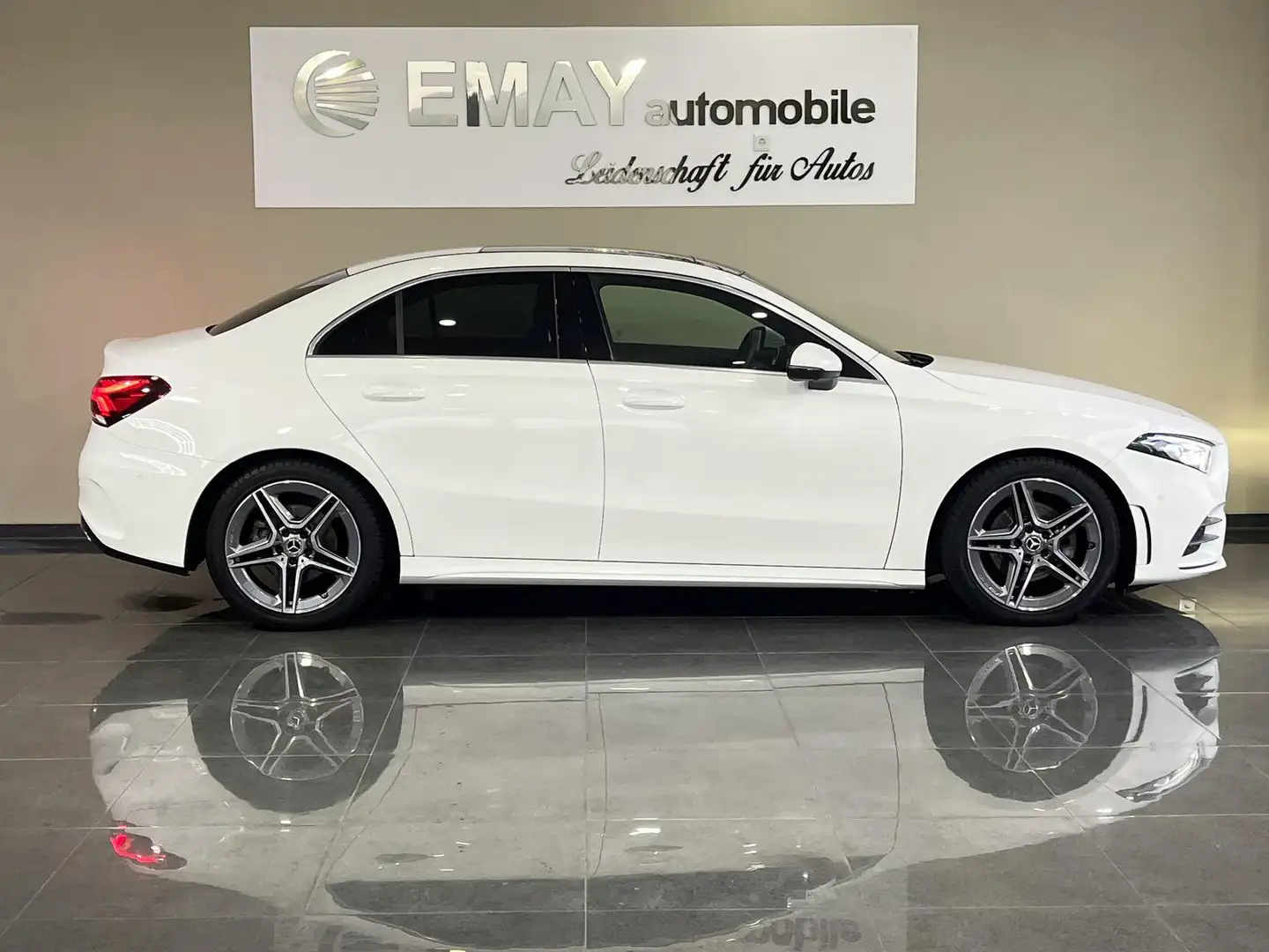 Mercedes-Benz A 200 Amg Line Limousine //P.Dach/Navi/360 Kam./ Weiß - 2
