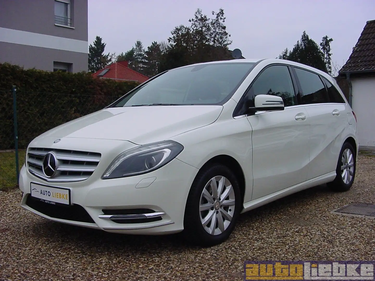 Mercedes-Benz B 180 BE NAVI,XEN,SHZ,KLIMA,BT,SICHT-P,MB-SH!!! Weiß - 1