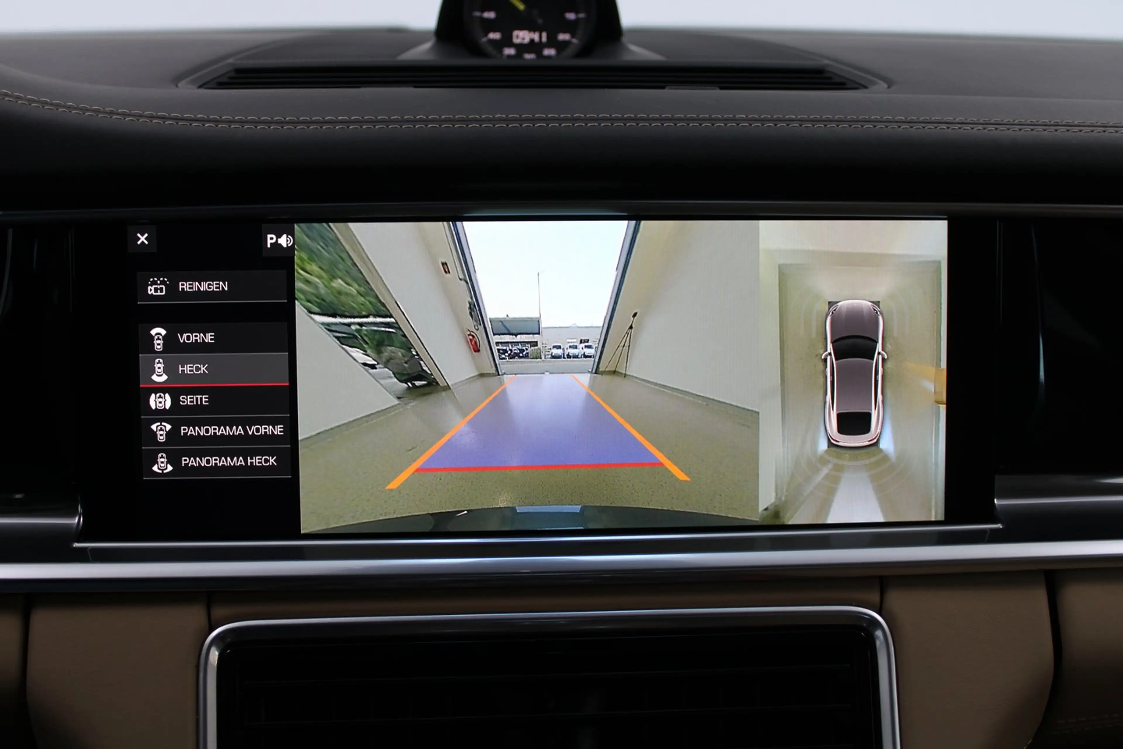 Porsche Panamera 4 E-Hybrid II — photo 10