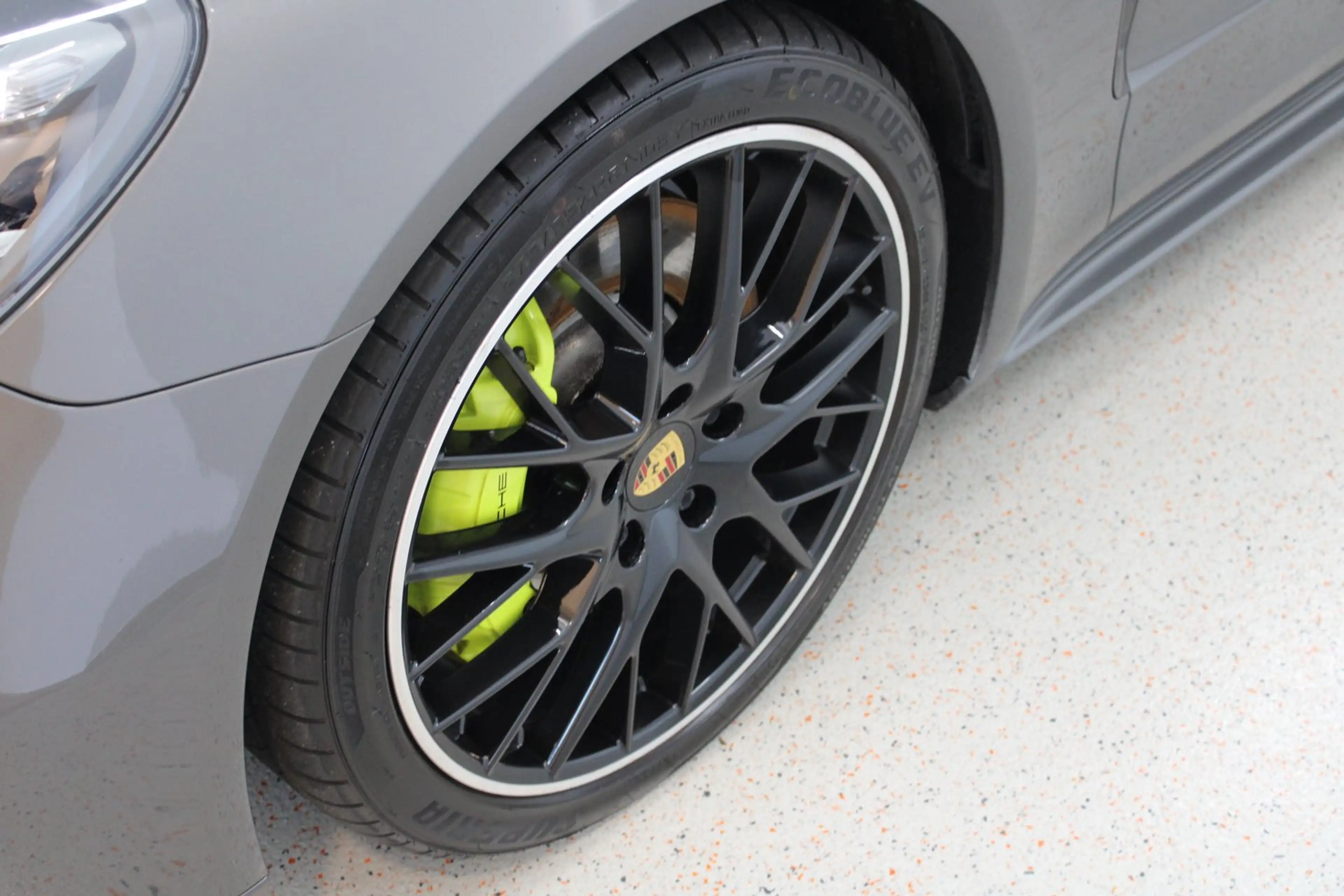 Porsche Panamera 4 E-Hybrid II — photo 4