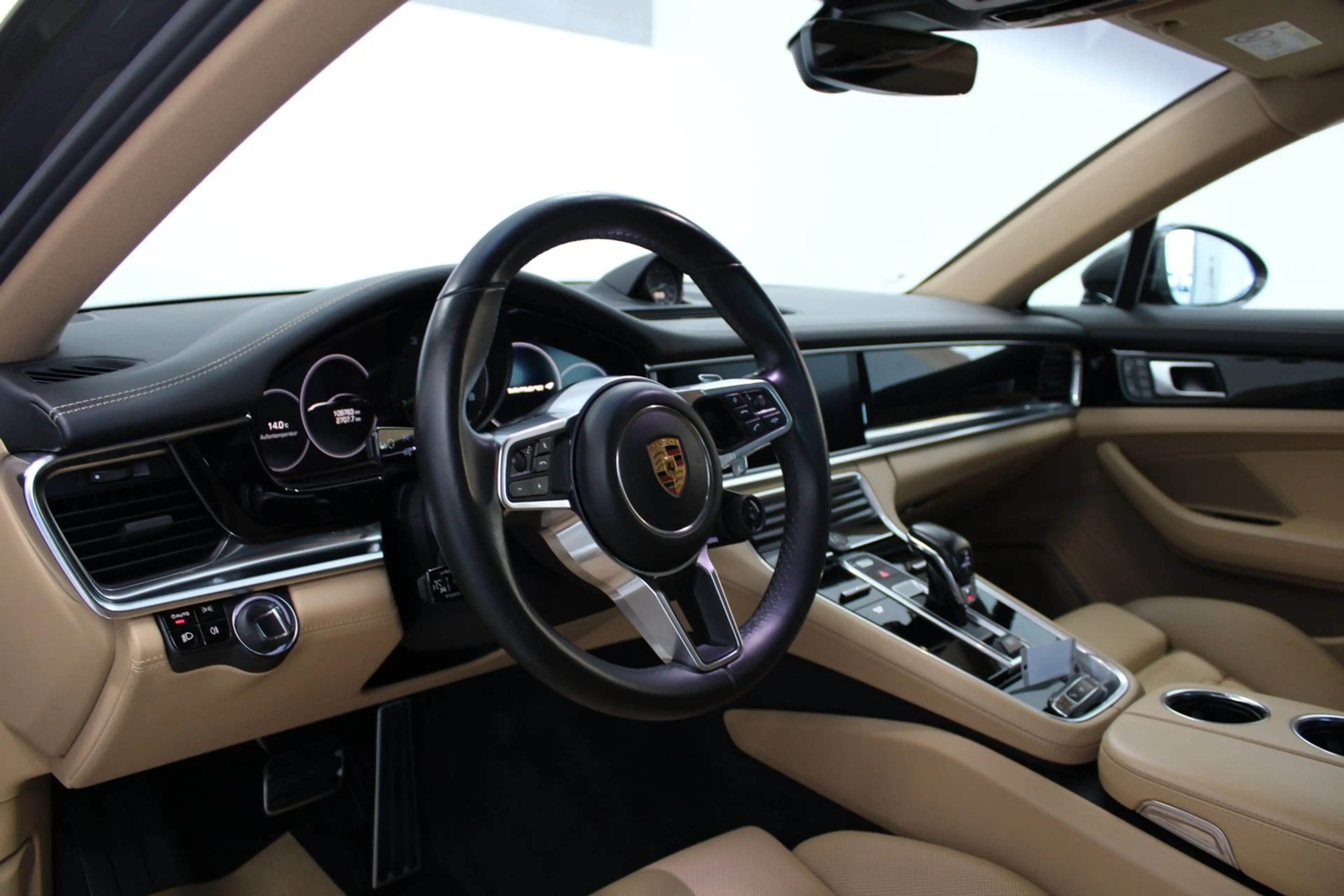 Porsche Panamera 4 E-Hybrid II — photo 5