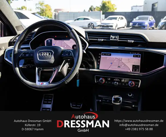 Audi Q3 view 14