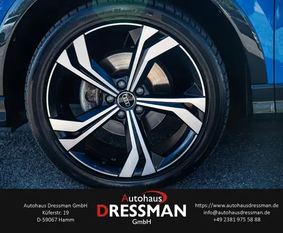 Audi Q3 view 8