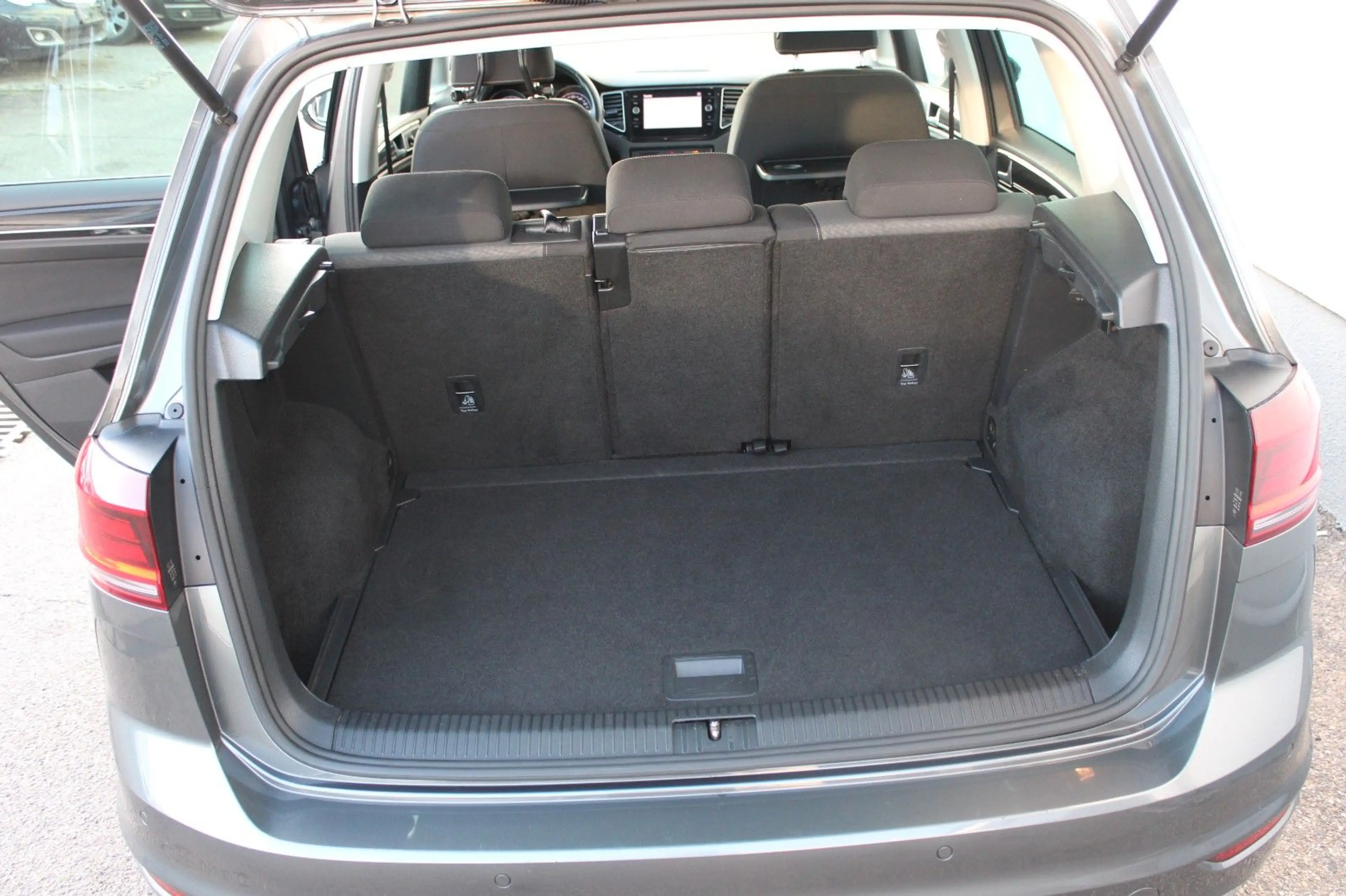 Volkswagen Golf VII 1.5 TSI Sportsvan Highline — photo 10