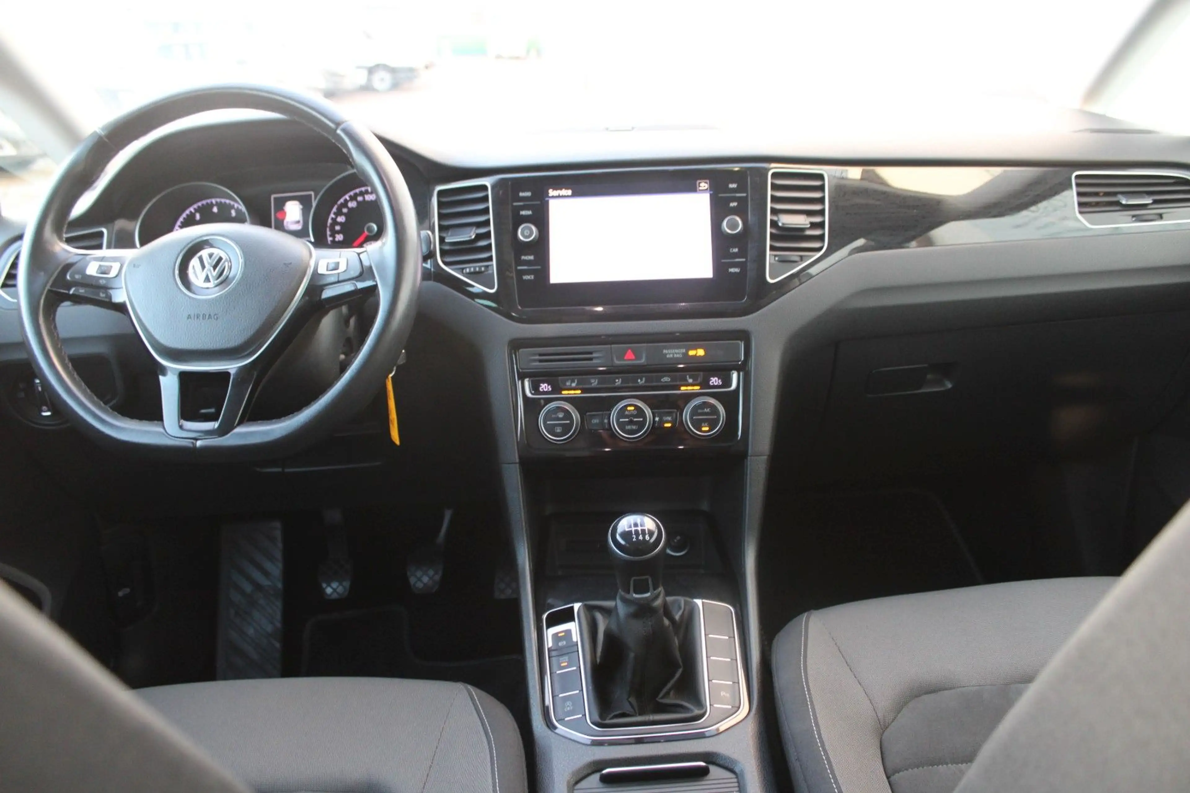 Volkswagen Golf VII 1.5 TSI Sportsvan Highline — photo 11