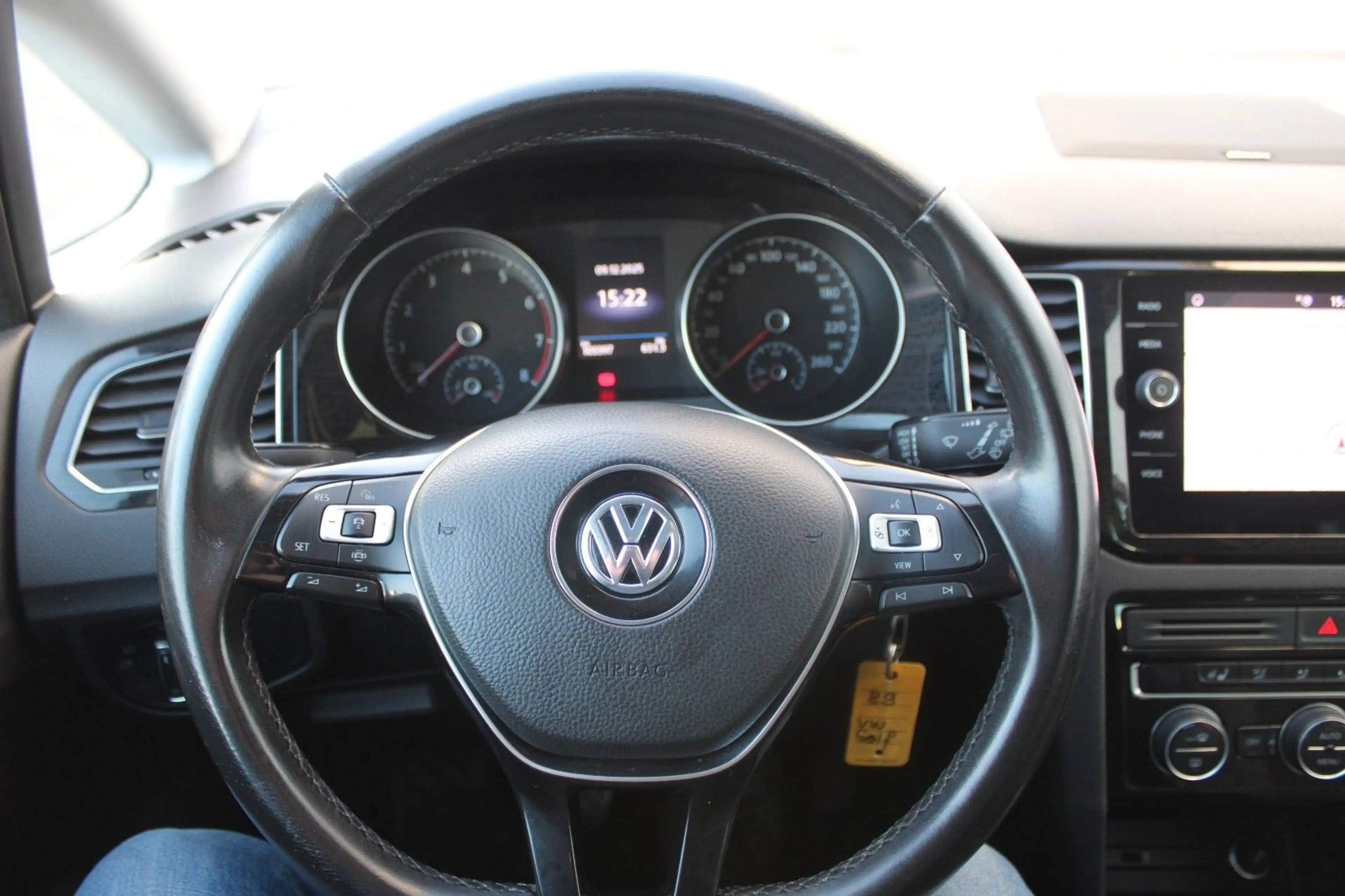 Volkswagen Golf VII 1.5 TSI Sportsvan Highline — photo 12