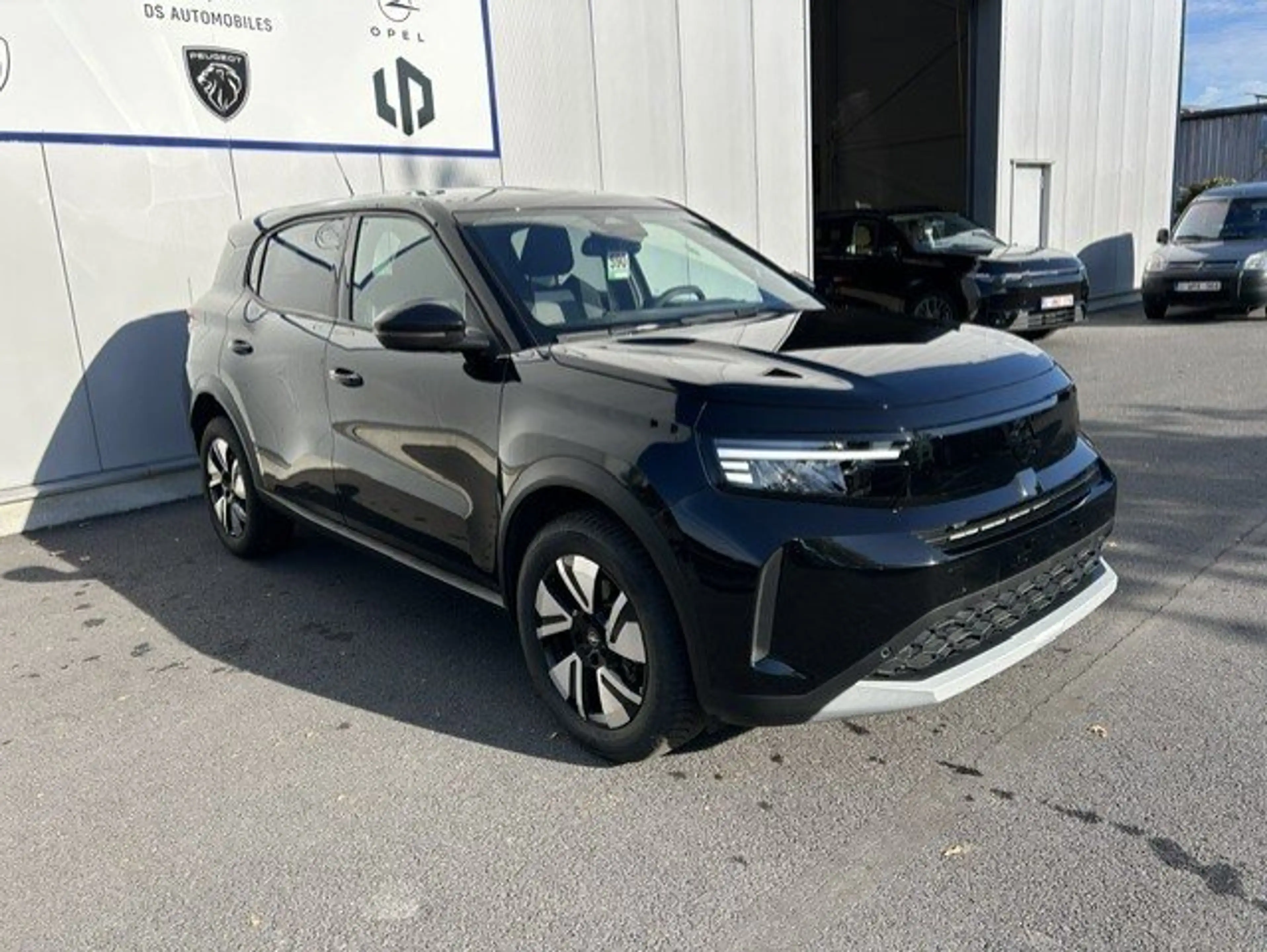 Opel Frontera GS 1.2T Hybrid 145pk — photo 3