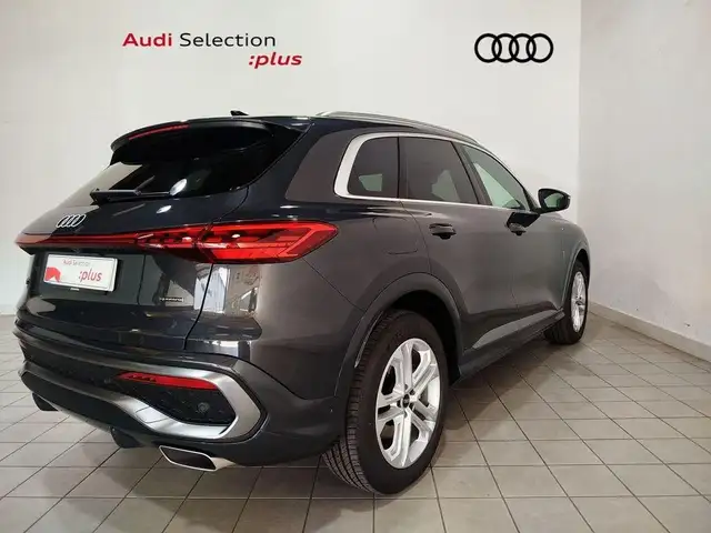 Audi Q5 view 4