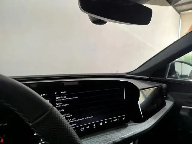 Audi Q5 view 13