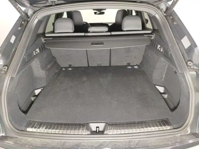 Audi Q5 view 10