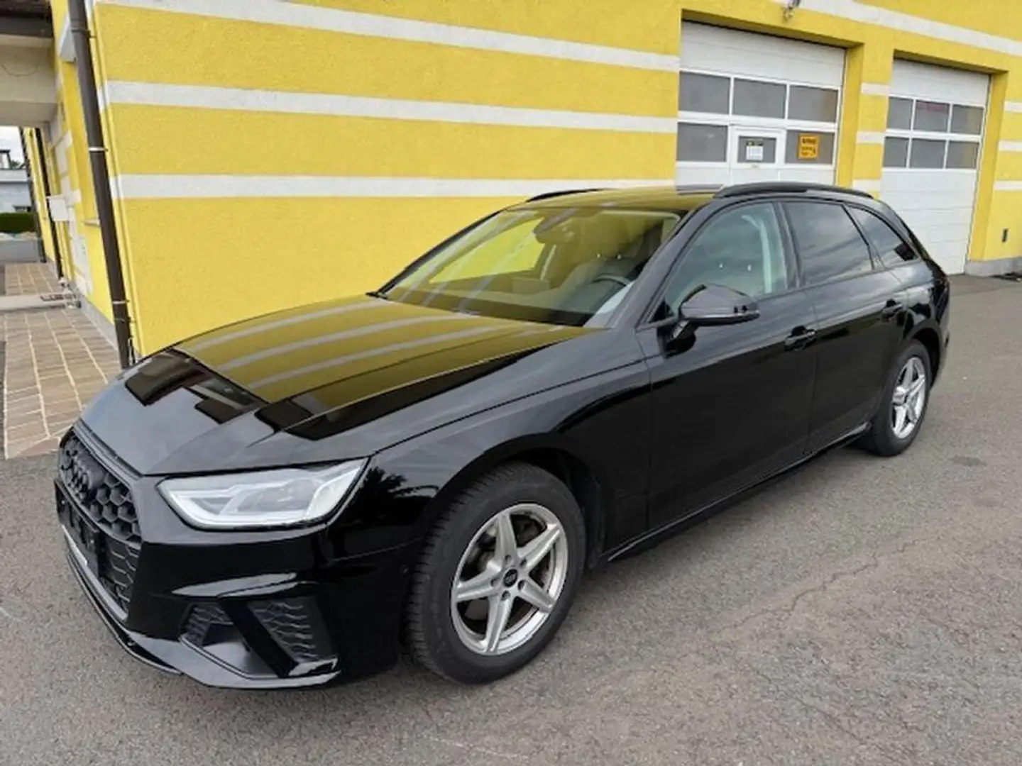 Audi A4 AVANT 35 2.0TDI Aut. -ACC -LED -SHZ -RCAM !! Schwarz - 1