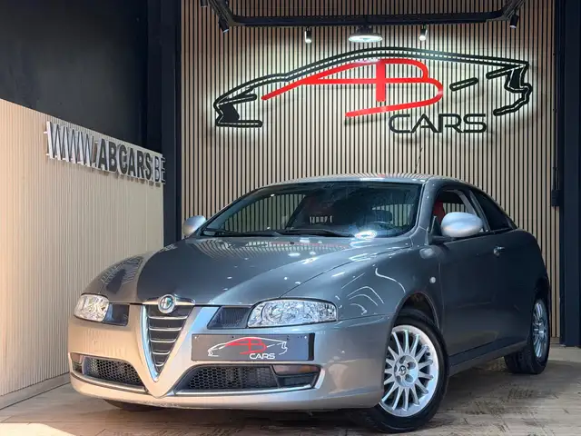 Alfa Romeo GT 2.0i JTS * GARANTIE 12 MOIS * ETAT IMPEC *
