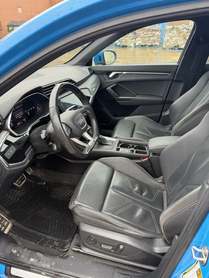 Audi Q3 снимка Audi Q3