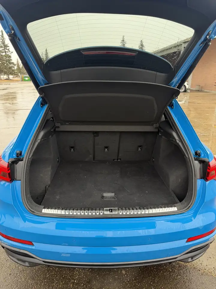 Audi Q3 снимка Audi Q3