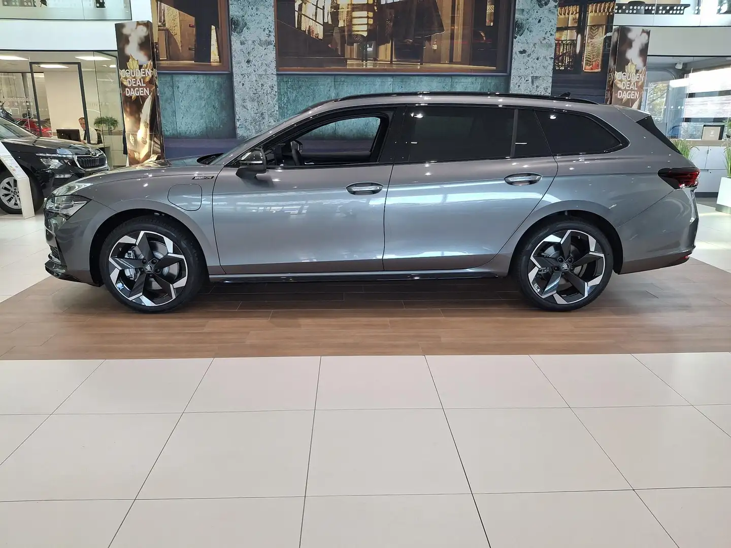 Skoda Superb 1.5 TSI PHEV Sportline Business 19 inch Torcular z - 2