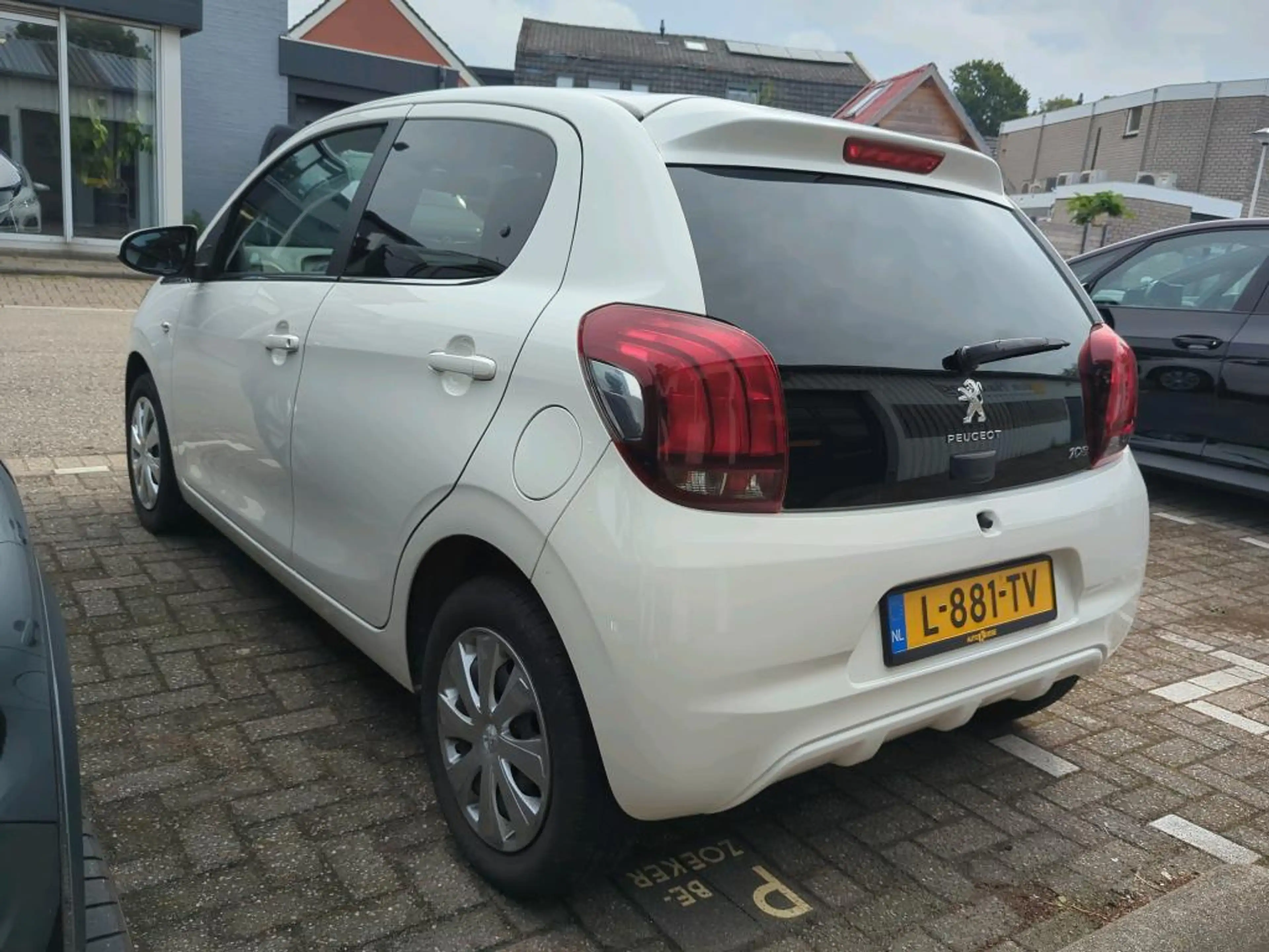 Peugeot 108 1.0 e-VTi Active | Airconditioning | Bluetooth | M — photo 4