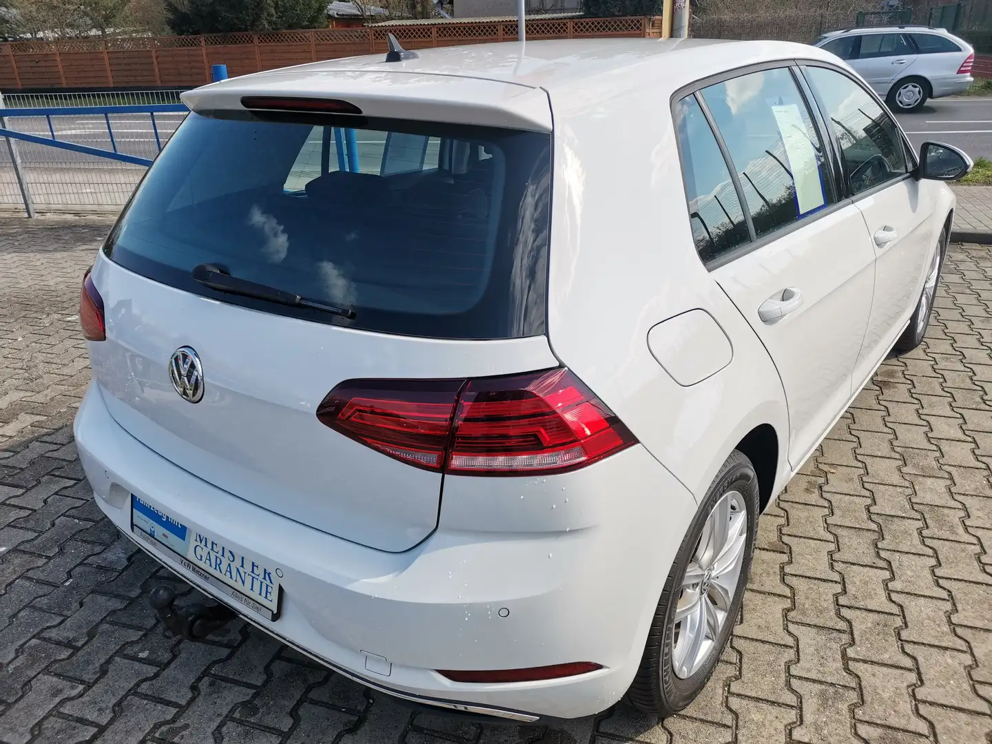 Volkswagen Golf Comfortline; 1. Hand; 24 Mo Garantie; 2,99% Weiß - 2
