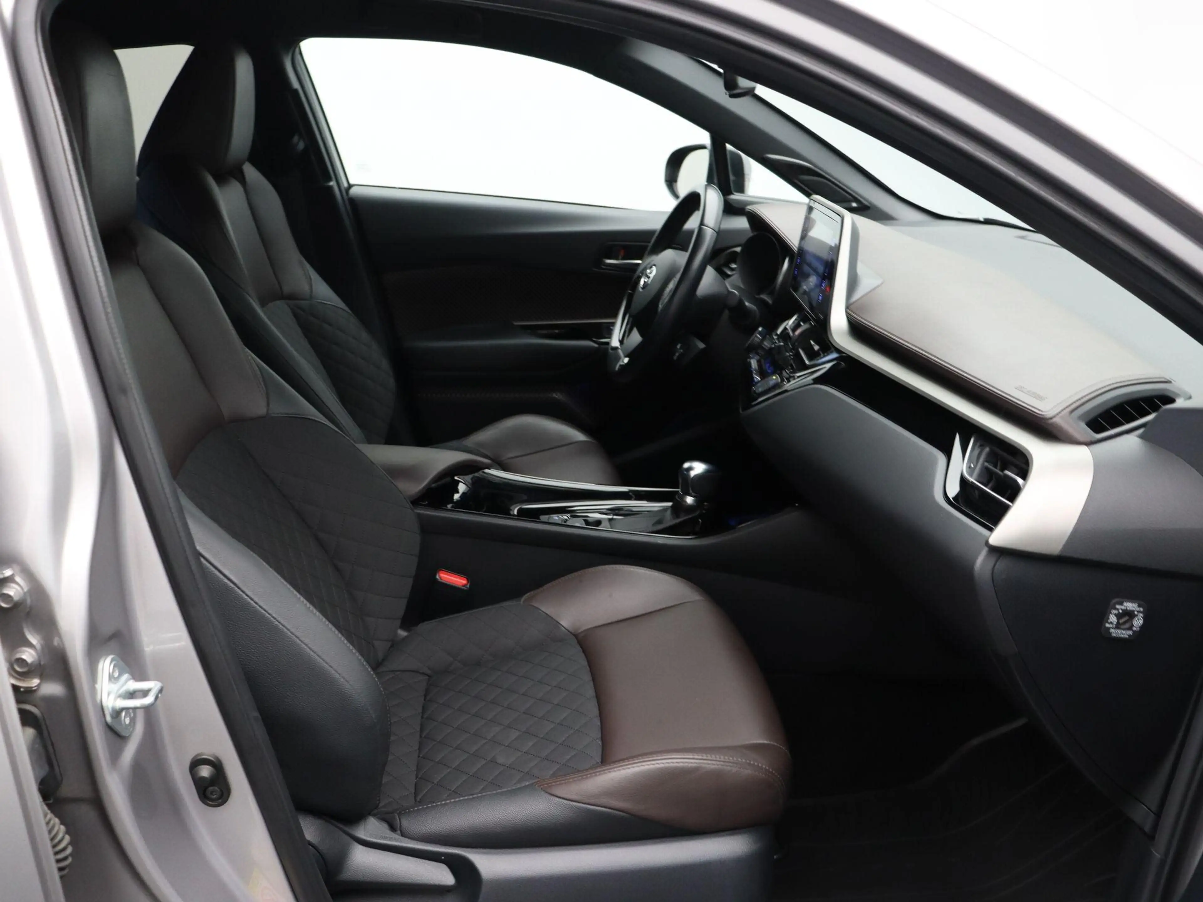 Toyota C-HR 1.8 Hybrid Executive | Stoelverwarming | Achteruit — photo 12