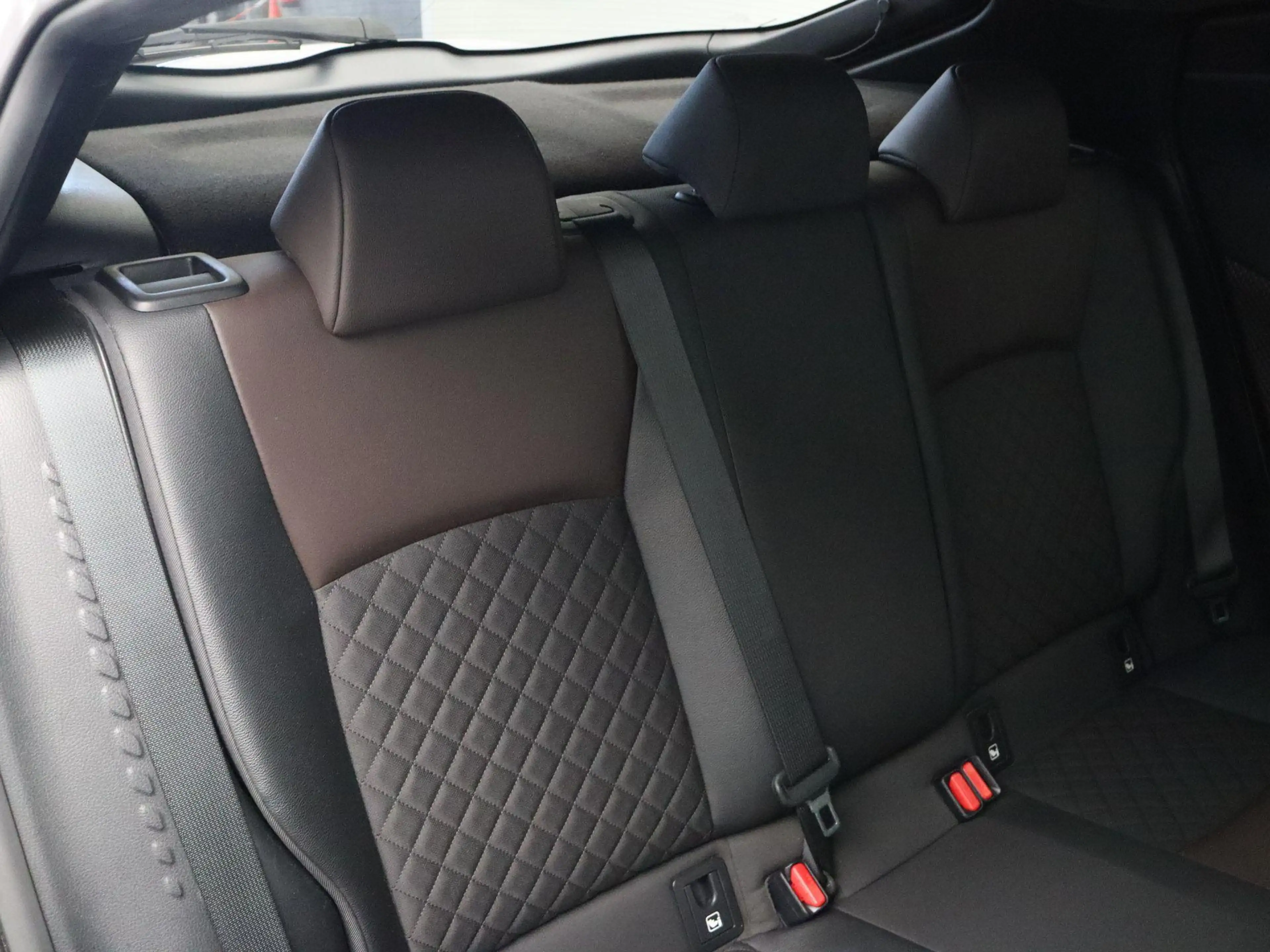 Toyota C-HR 1.8 Hybrid Executive | Stoelverwarming | Achteruit — photo 9