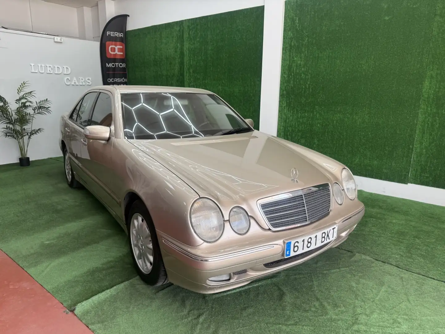 Mercedes-Benz E 200 K Elegance Marrón - 1