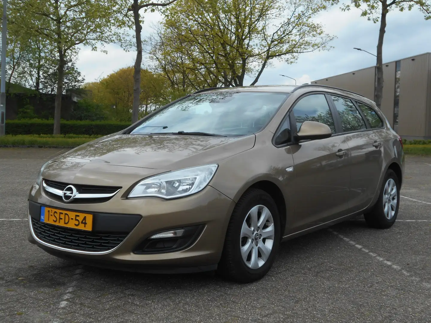 Opel Astra SportsTourer 1.4 Turbo Business ONLY EXPORT/HANDEL Beżowy - 1