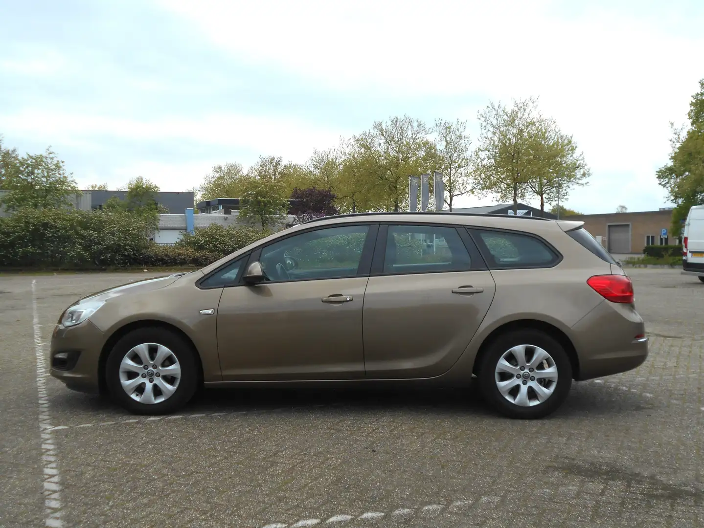 Opel Astra SportsTourer 1.4 Turbo Business ONLY EXPORT/HANDEL Beżowy - 2