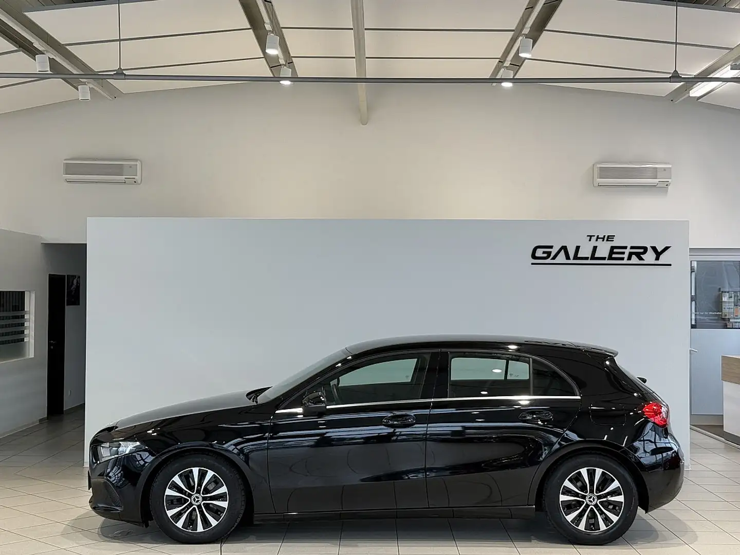 Mercedes-Benz A 180 d 2,0 Ltr. Aut.*Spur*Kamera*Sitzheizung Noir - 1