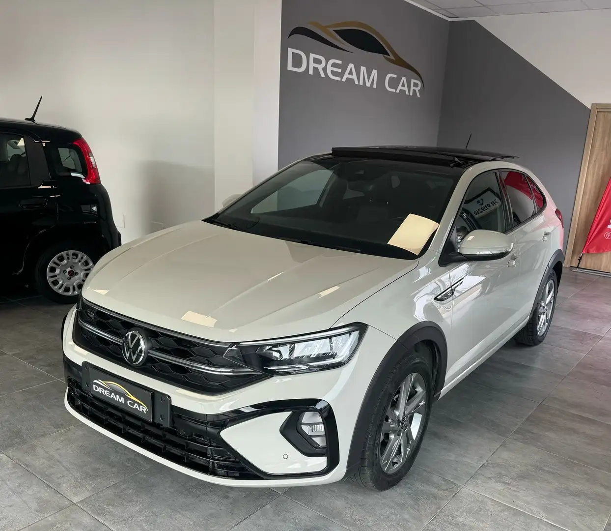 Volkswagen Taigo 1.0 tsi R-Line 110cv Grau - 1