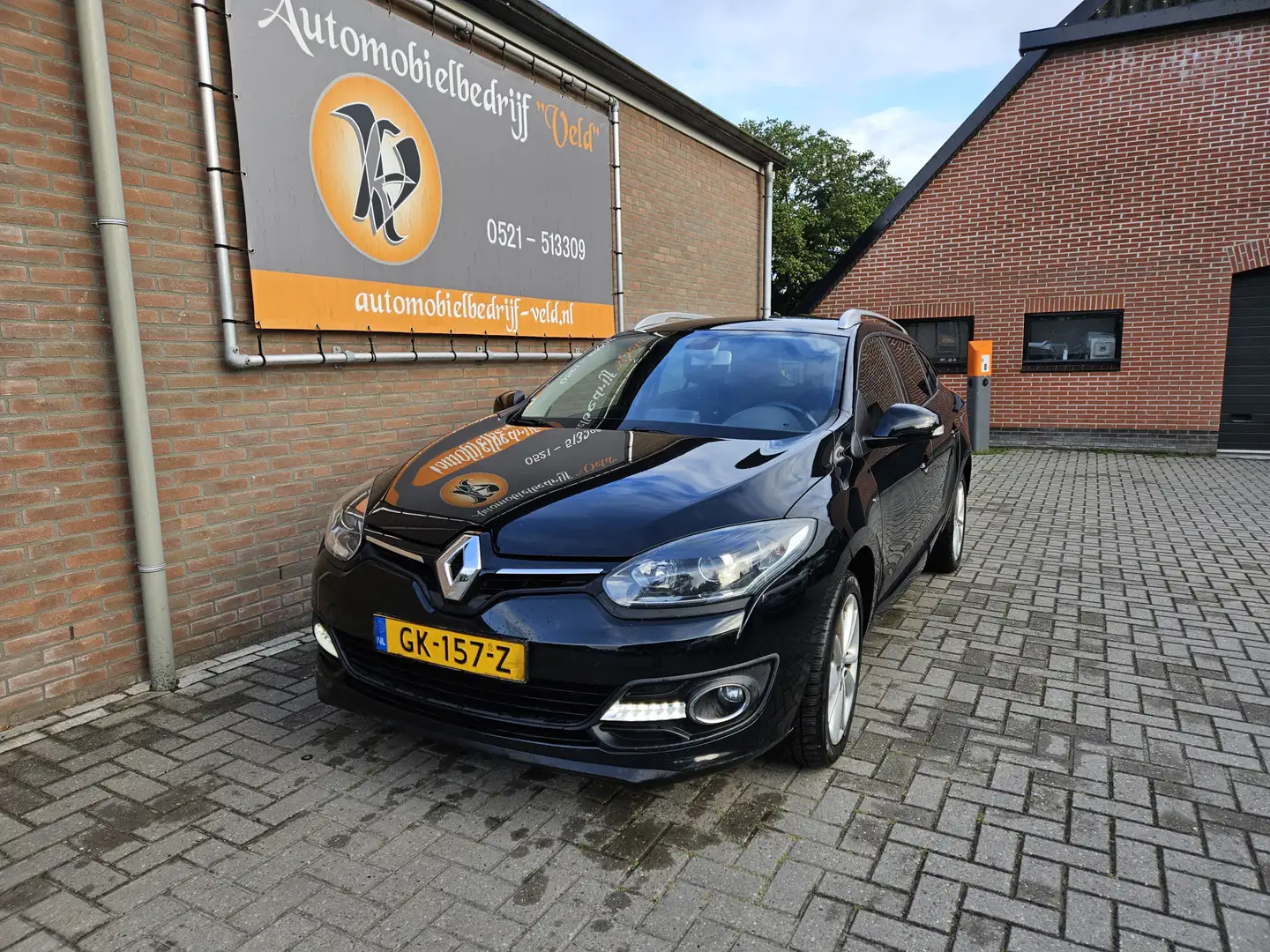 Renault Megane Estate 1.2 TCe Limited Zwart - 1