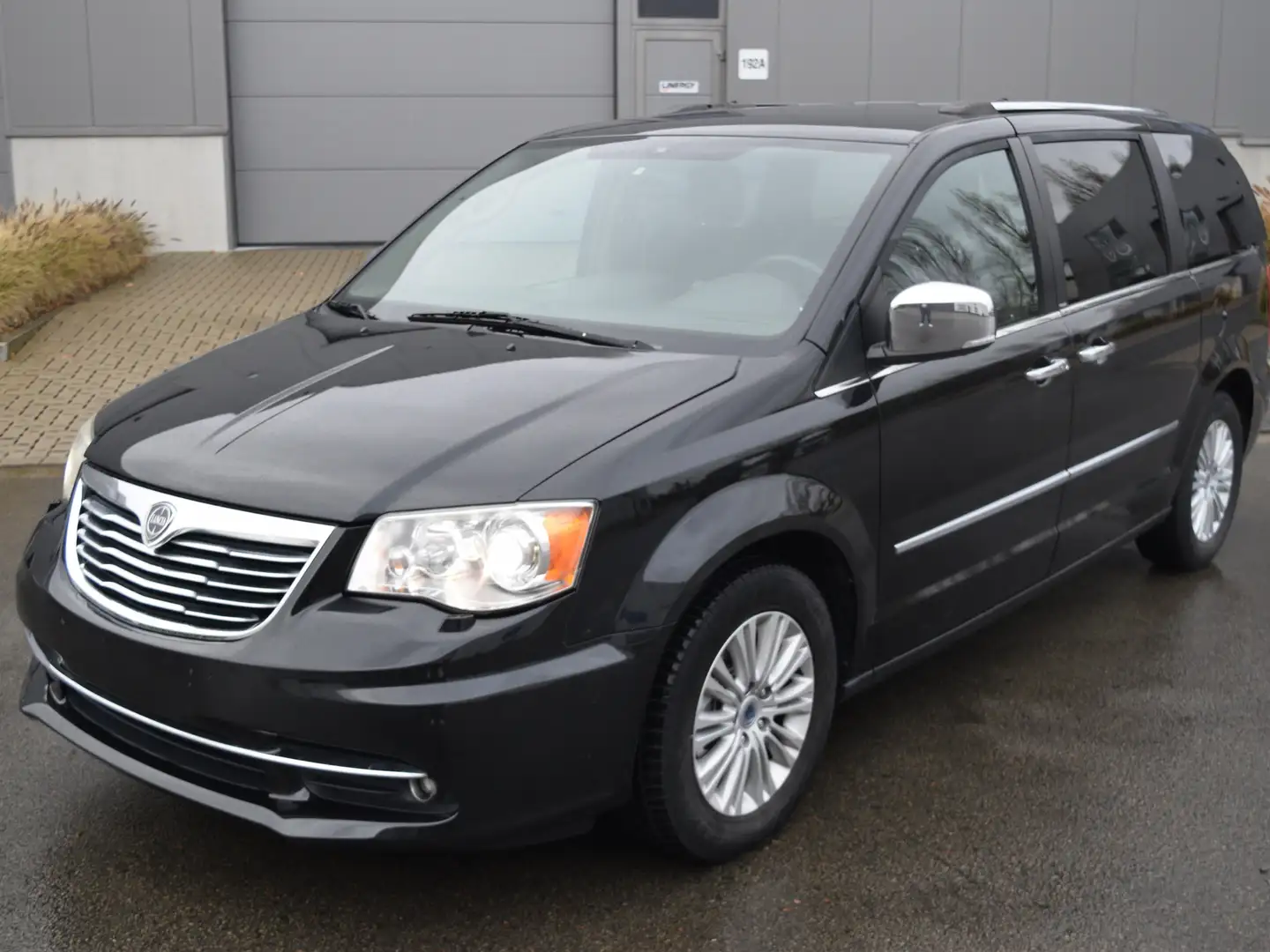 Lancia Voyager 2.8 MultiJet Platinum Noir - 1