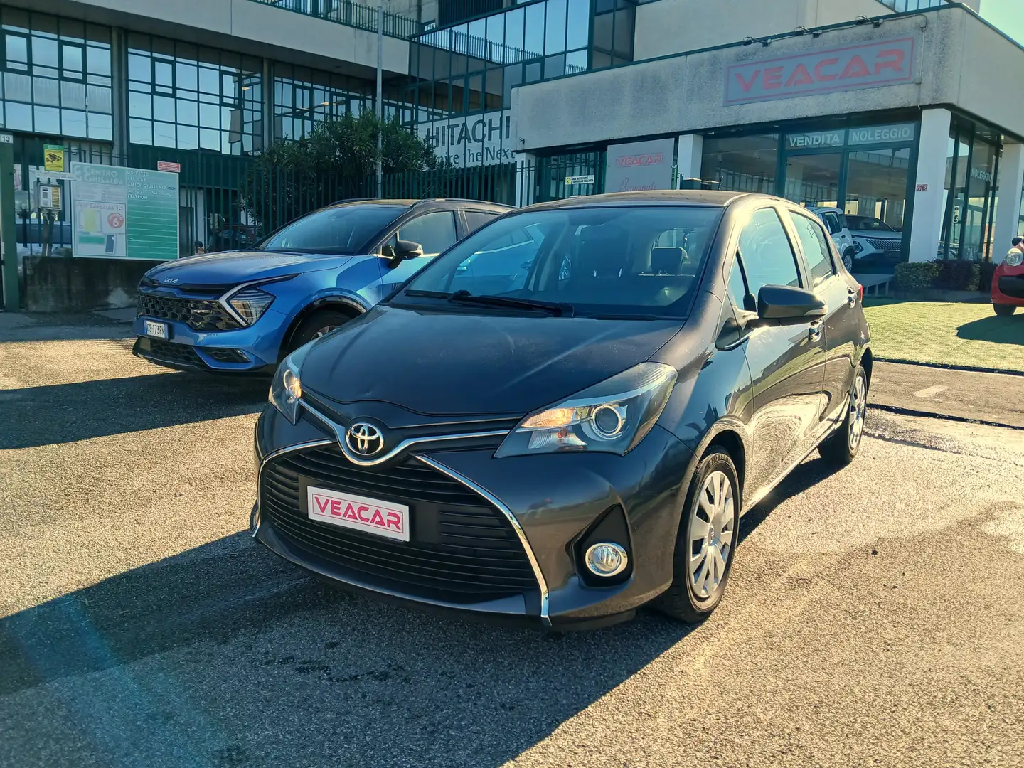 Toyota Yaris Yaris III 2015 5p 1.0 Active KM85.000!! OK NEOPAT. Grigio - 1