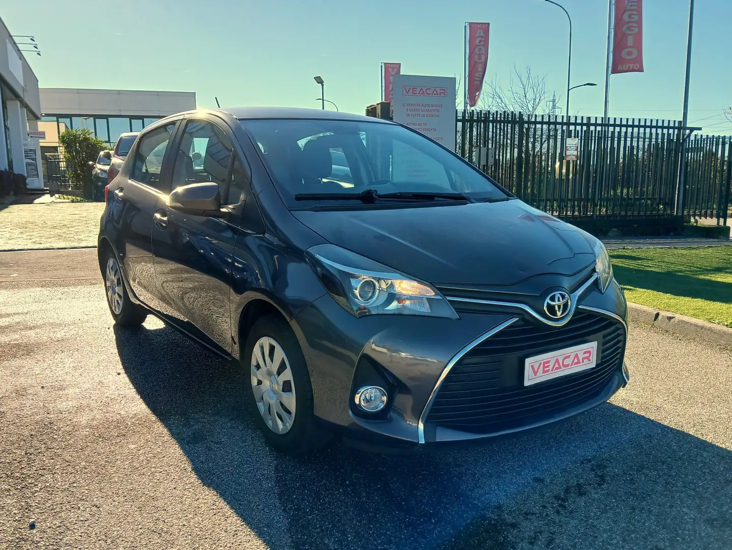 Toyota Yaris Yaris III 2015 5p 1.0 Active KM85.000!! OK NEOPAT. Grigio - 2